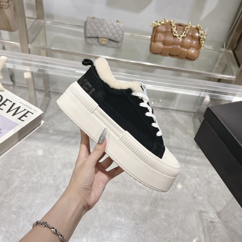 Ch**el sport shoes